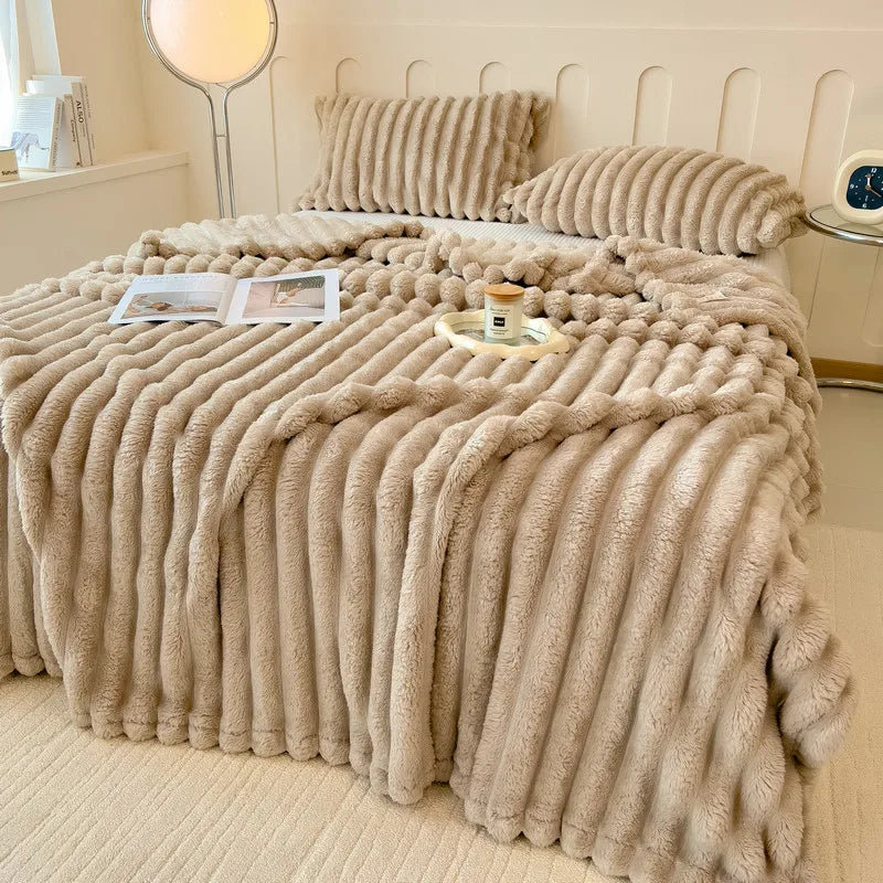 Luxurious Faux Rabbit Fur Blanket Super Soft Throw for Home