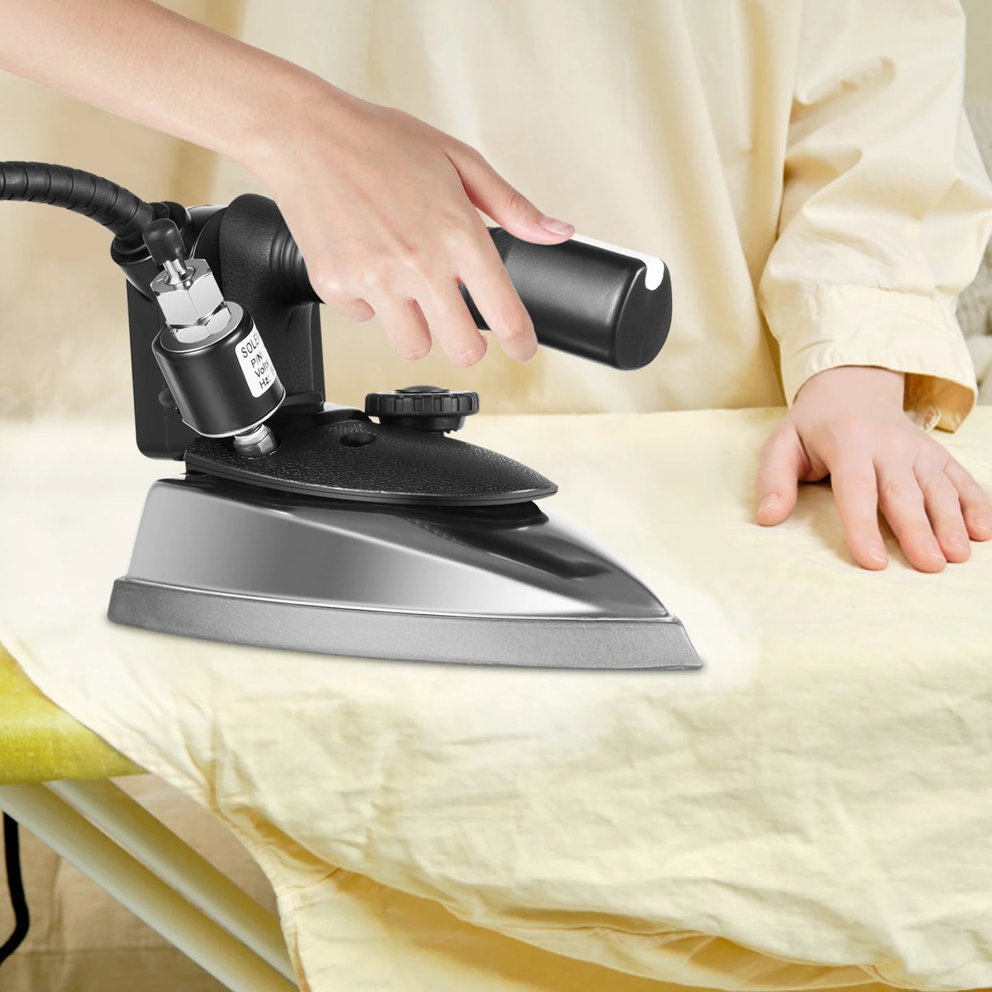 Sweetmile 1200W Electric Steam Iron For Dry And Steam Ironing